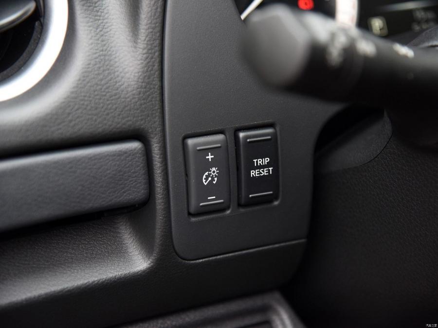 Детали интерьера Nissan Terra 2018 года  (CN) (фото 41 из 144)